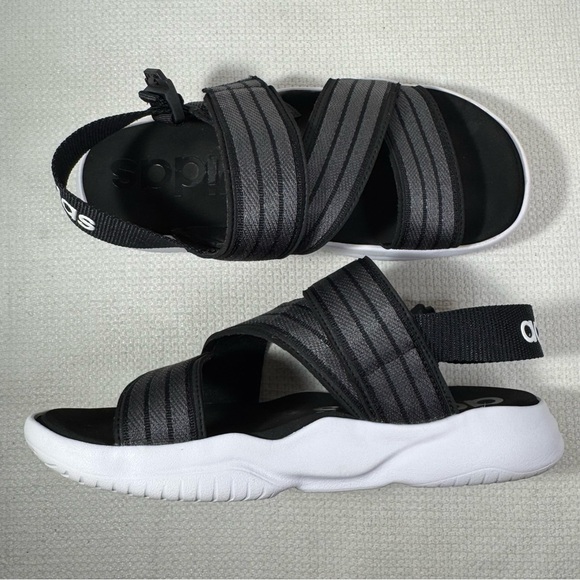 Adidas 90’s Black Strappy Sandals, Women’s size 7 - Picture 1 of 11